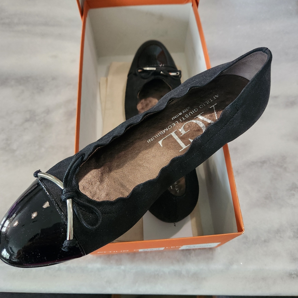 Attilio Giusti Leombruni Black Flats with Bow